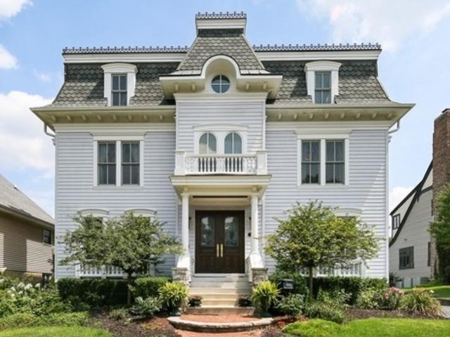 125 S Spring Ave., La Grange, IL 60525