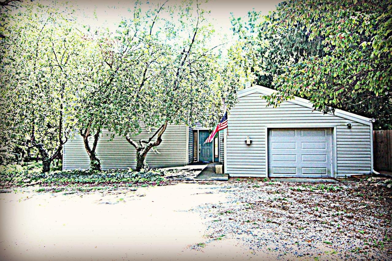 401 W Grand Ave., St. Joseph, IL 61873