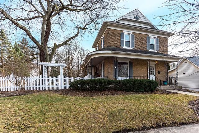 114 Barrington Ave., East Dundee, IL 60118