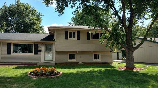 704 Boxwood Dr., Schaumburg, IL 60193