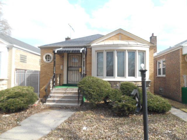 8825 S Clyde Ave., Chicago, IL 60617