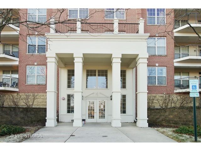 3100 Town Square Dr. #104, Rolling Meadows, IL 60008