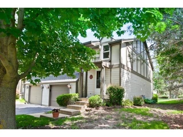 501 Hunters Way, Fox River Grove, IL 60021