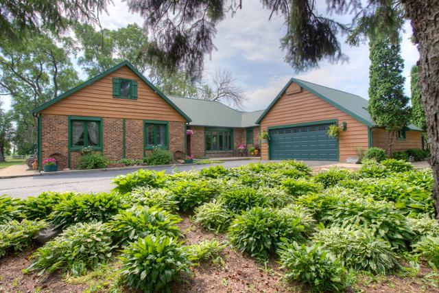 17 S Linden Dr., Plano, IL 60545