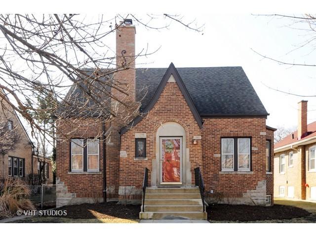 2825 W Greenleaf Ave., Chicago, IL 60645