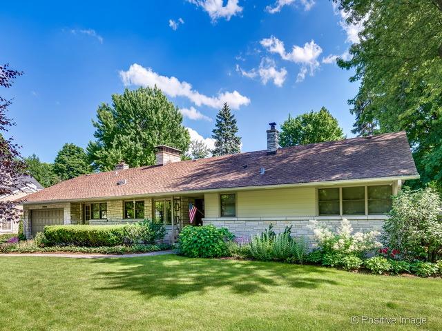 25 Briar Rd., Golf, IL 60029