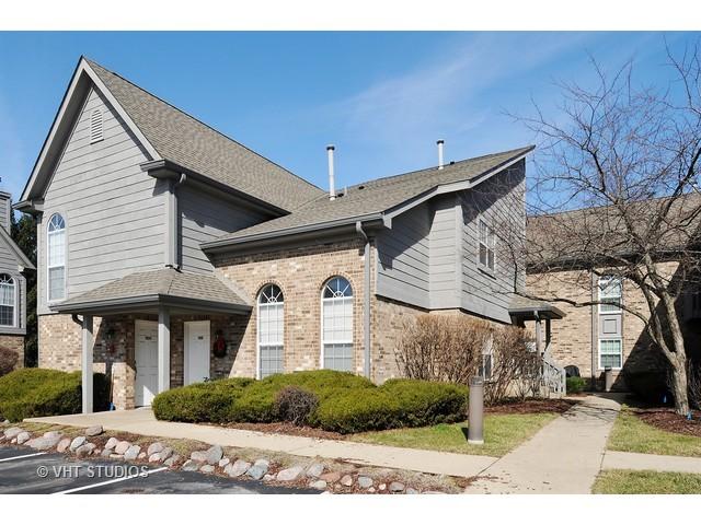 39 Foxcroft Rd. #135, Naperville, IL 60565