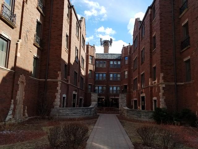 6757 N Artesian Ave. #3F, Chicago, IL 60645