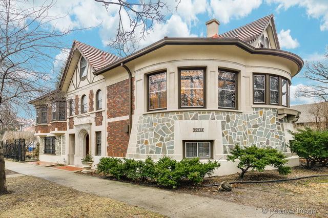 2246 W Greenleaf Ave., Chicago, IL 60645