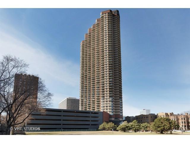 3660 N Lake Shore Dr. #2105, Chicago, IL 60613