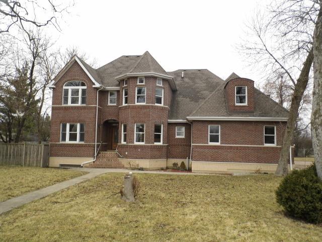 3N304 Cardinal St., Addison, IL 60101