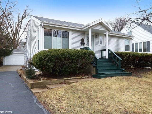 732 Prairie Ave., Barrington, IL 60010