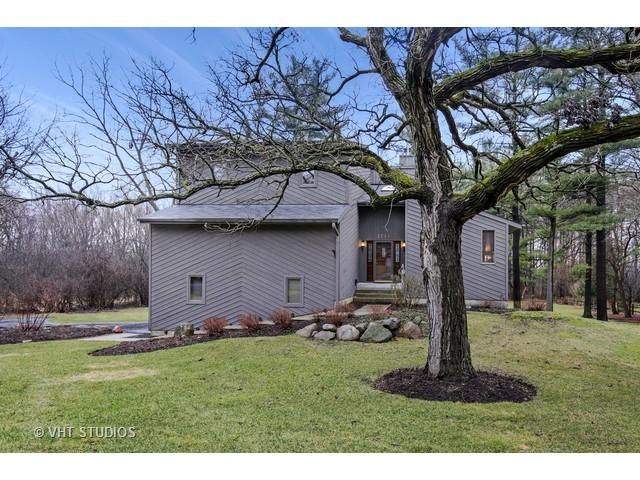 3714 Oak Knoll Rd., Prairie Grove, IL 60012
