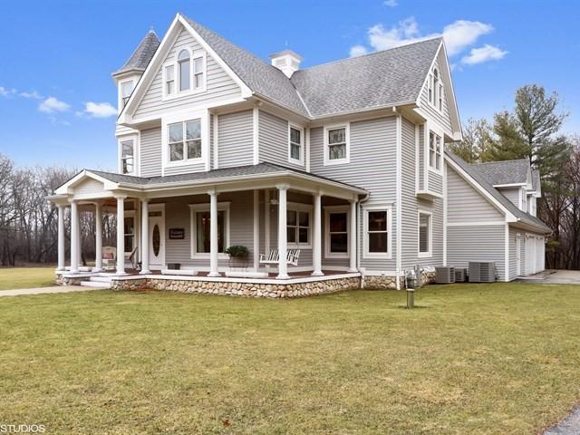 27470 W Cuba Rd., Barrington, IL 60010