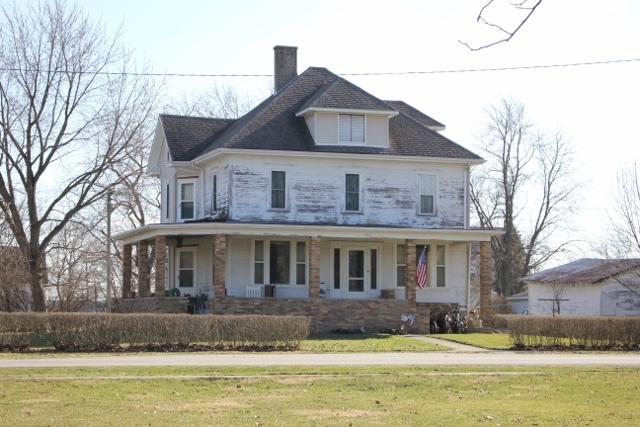 130 E Walnut St., Piper City, IL 60959