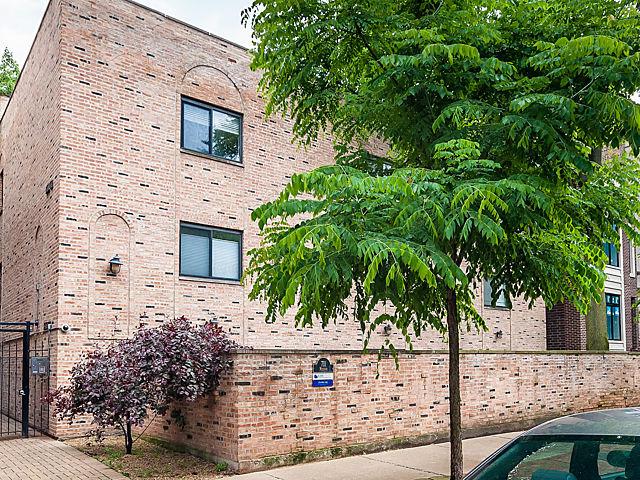 711 W Melrose St. #D2, Chicago, IL 60657