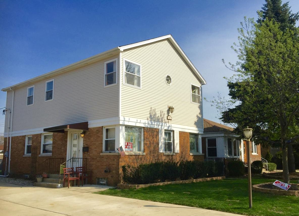 5521 N Oketo Ave., Chicago, IL 60656