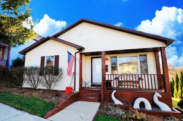 714 Hickory St., Lemont, IL 60439
