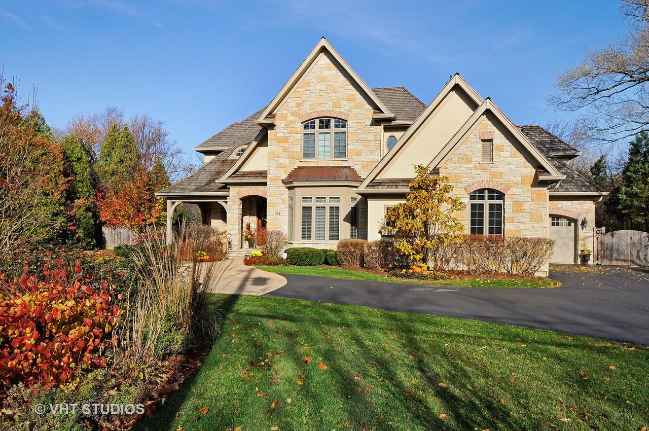 914 Northwoods Rd., Deerfield, IL 60015