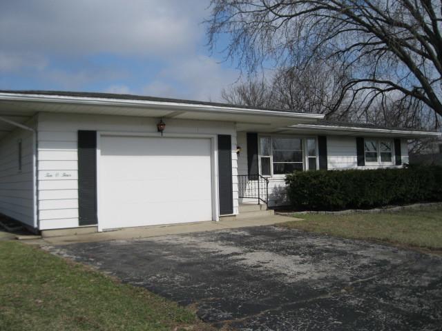 1004 Oeffling Dr., Mchenry, IL 60051