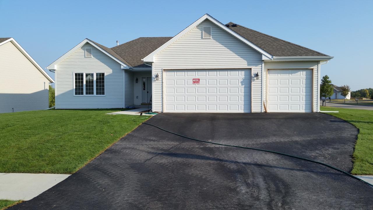 9384 Emerson Pkwy., Machesney Park, IL 61115