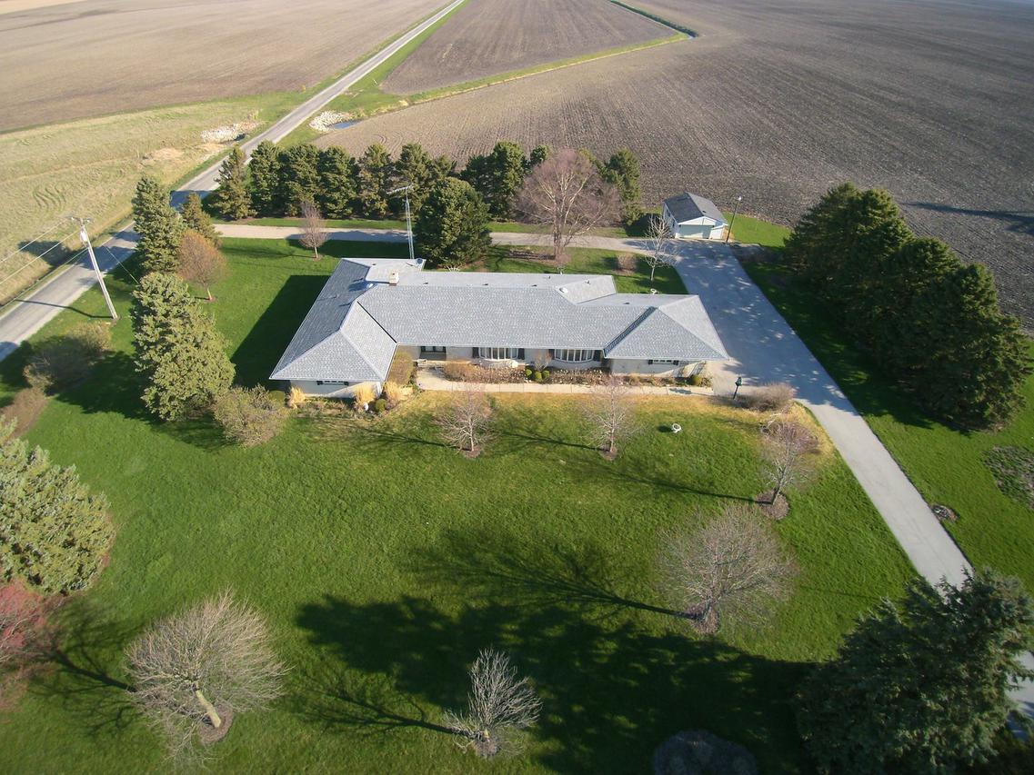 6940 W Gardner Rd., Kinsman, IL 60437