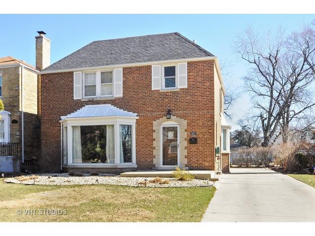2017 N Nordica Ave., Chicago, IL 60707