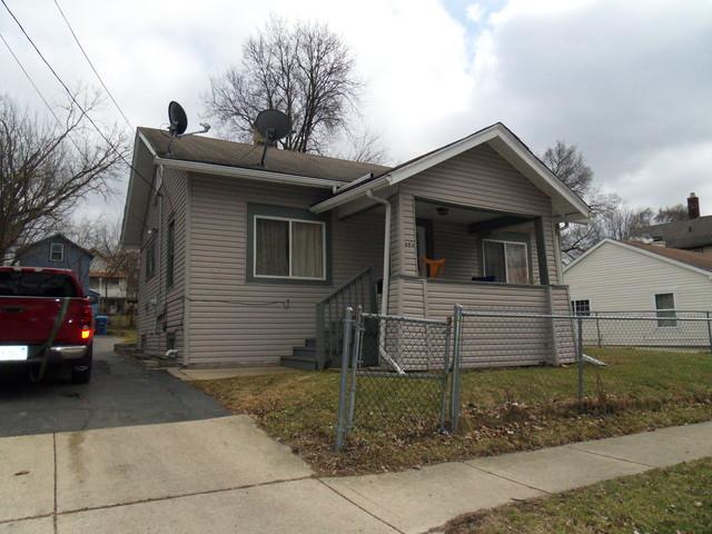 354 Rosewood Ave., Aurora, IL 60505