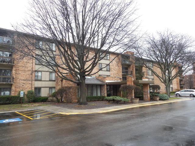 301 Lake Hinsdale Dr. #410, Willowbrook, IL 60527