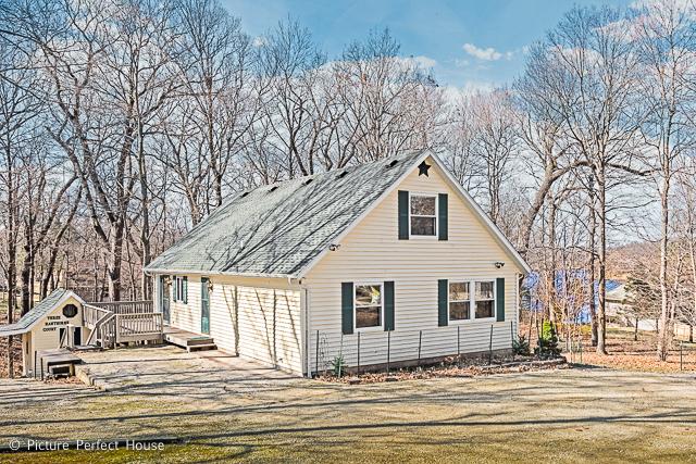 3 Hawthorne Ct., Putnam, IL 61560
