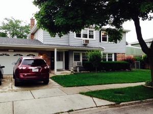 9245 N Courtland Dr., Niles, IL 60714