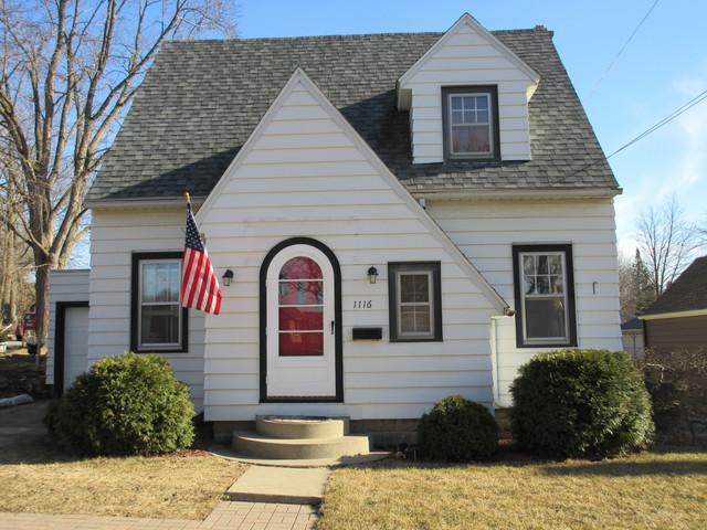 1116 Sycamore Rd., Dekalb, IL 60115