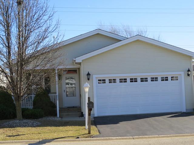 2911 Buckskin Ln., Grayslake, IL 60030