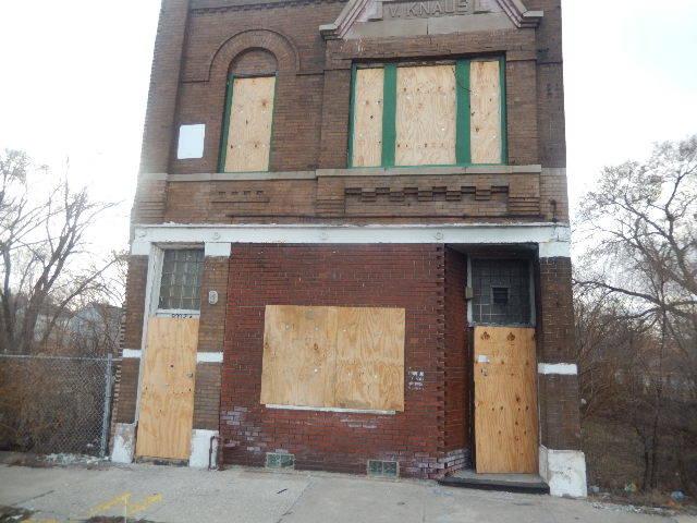 9002 S Mackinaw Ave., Chicago, IL 60617