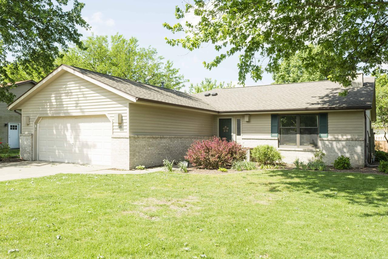 505 Crestwood Dr., St. Joseph, IL 61873