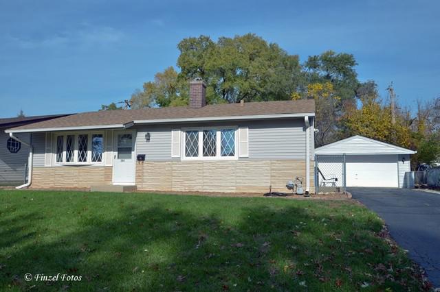 202 Granada Rd., Carpentersville, IL 60110
