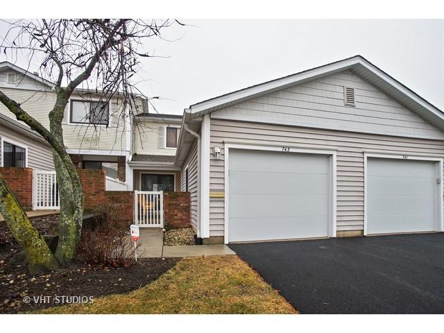 743 Lakeview Point, Schaumburg, IL 60194