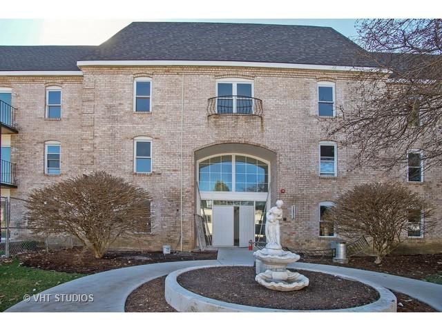 5201 Carriageway Dr. #C211, Rolling Meadows, IL 60008