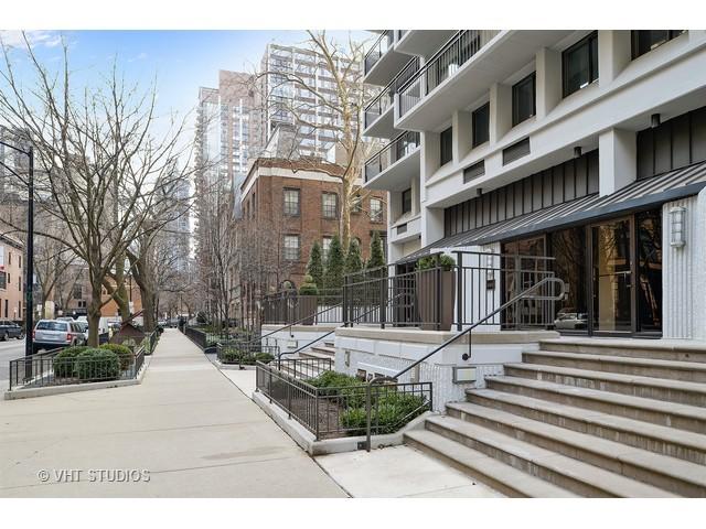 1430 N Astor St. #15B, Chicago, IL 60610