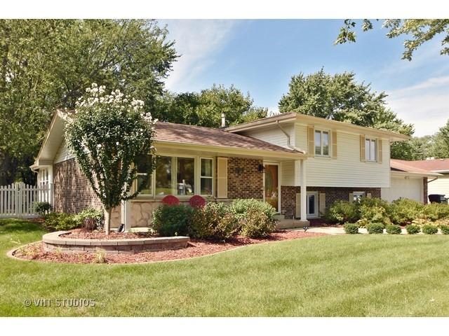 216 Linden Dr., Frankfort, IL 60423