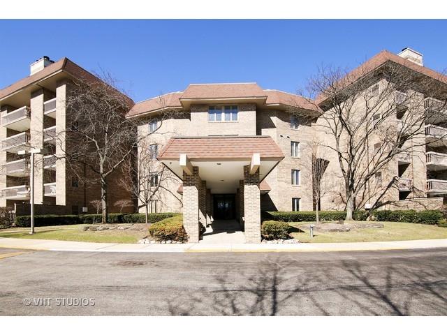 1250 Rudolph Rd. #1B, Northbrook, IL 60062