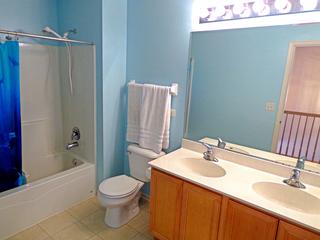 223 Oxford Ave., Sugar Grove, IL 60554
