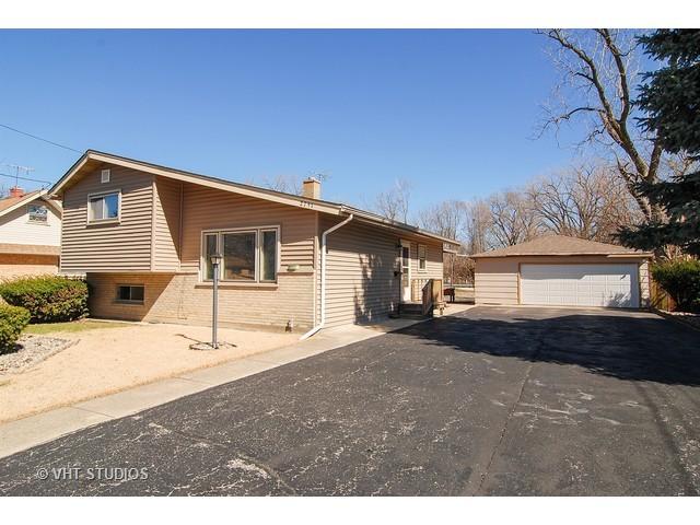 2751 Bellwood Ave., Melrose Park, IL 60164