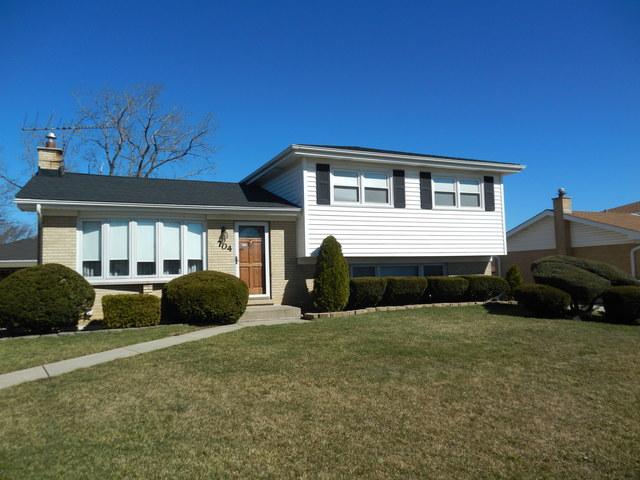 704 Berkshire Ln., Schaumburg, IL 60193