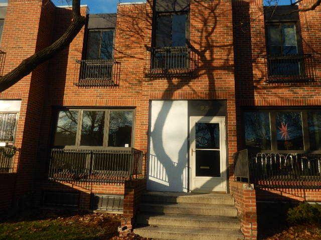 934 E 55th St., Chicago, IL 60615