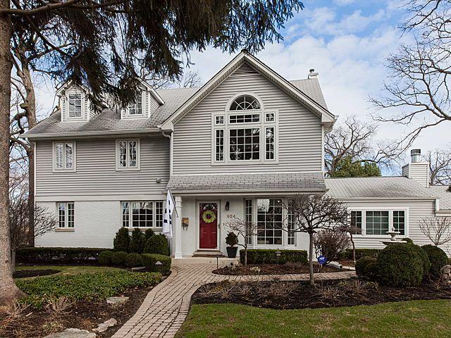 924 Gregory Ave., Wilmette, IL 60091
