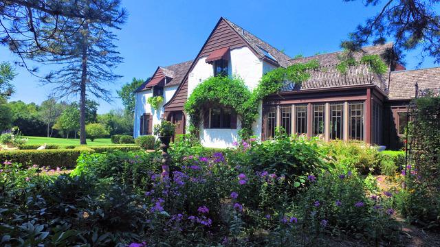 106 Otis Rd., Barrington Hills, IL 60010