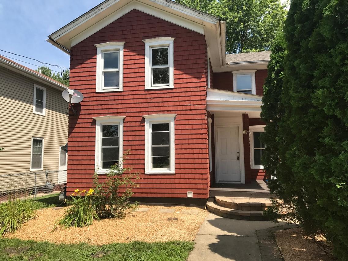 754 E New York St., Aurora, IL 60505