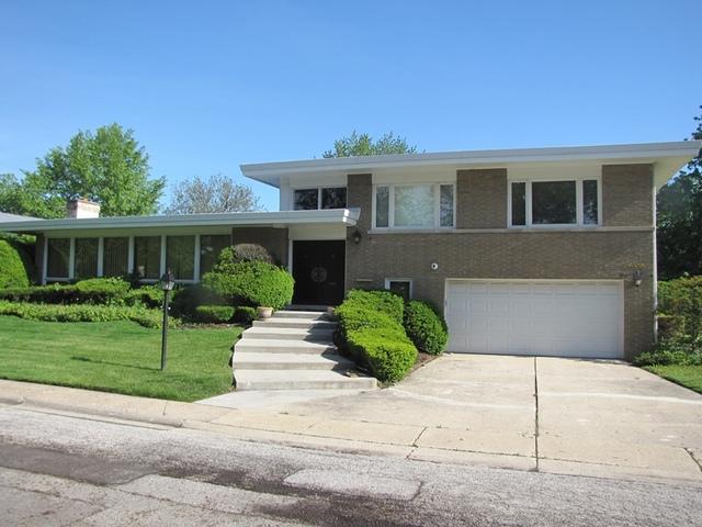 6700 N Kedvale Ave., Lincolnwood, IL 60712