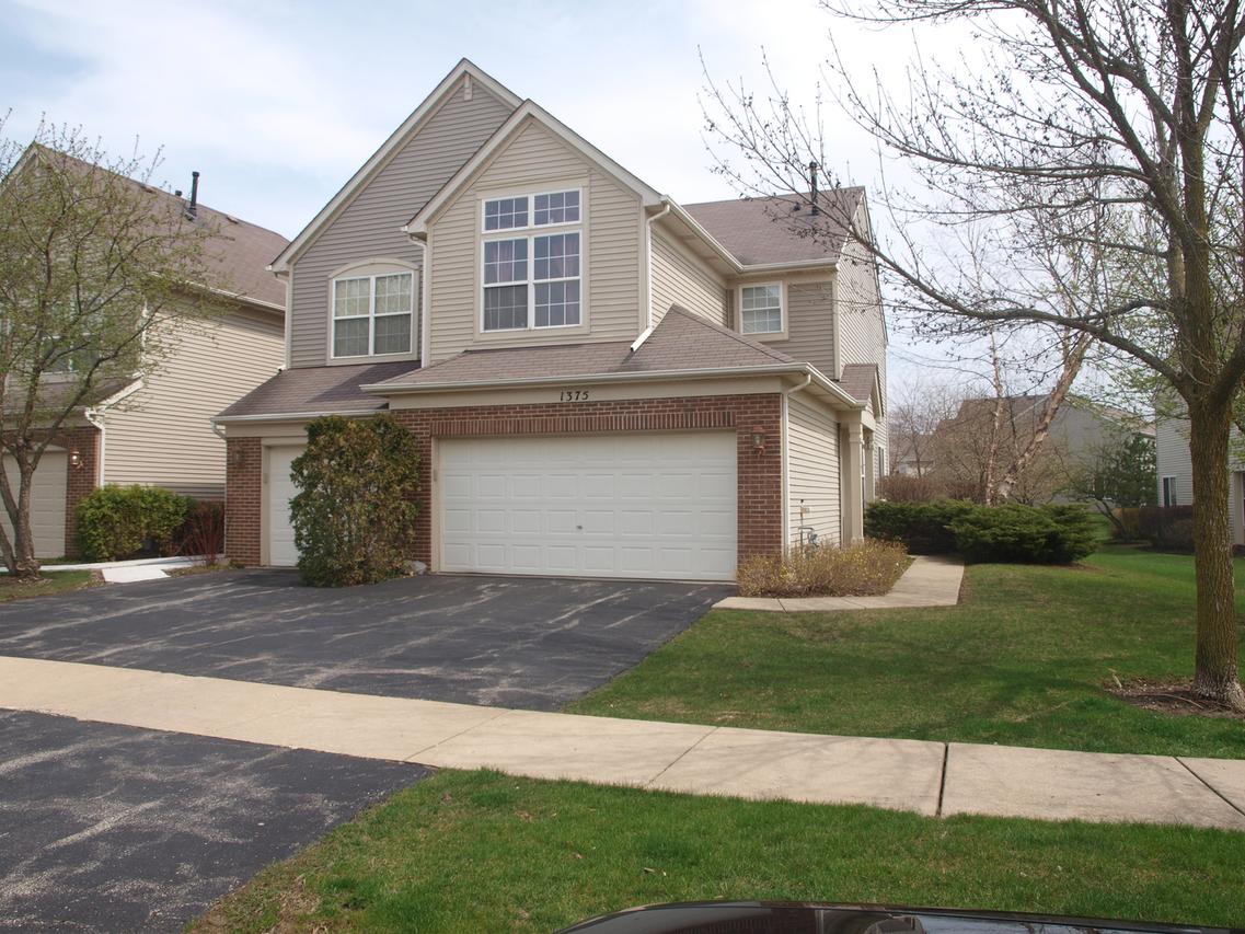 1375 Longchamps Ct., Grayslake, IL 60030